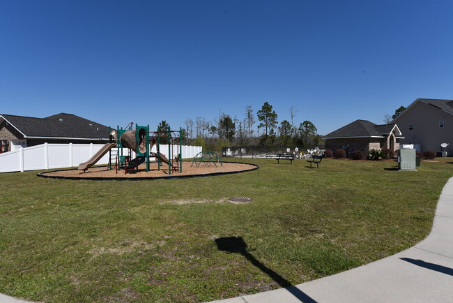 Building Photo - 3 Br, 2 1/2 Ba Home In Griffin Park, Hines...