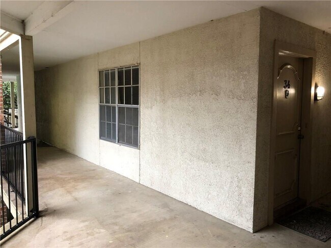 Foto del edificio - 910 Duncan Ln