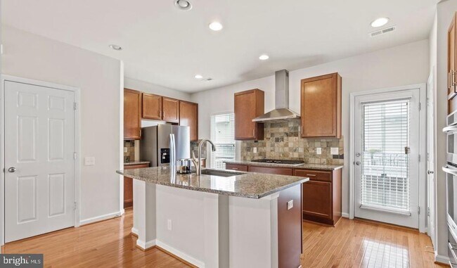 Foto del edificio - 9653 Pullman Pl