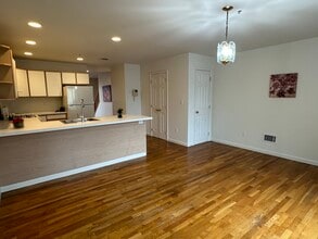 Building Photo - 100 Halstead Ave