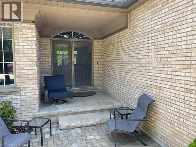 Building Photo - 260 Deer Ridge Dr