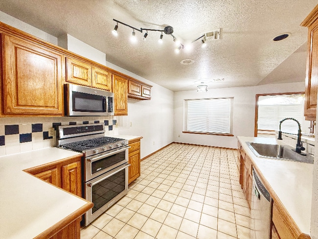 Building Photo - 6605 NW 134th St