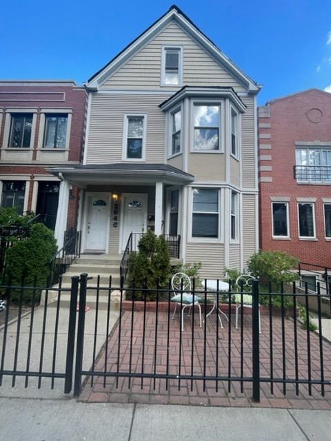 Building Photo - 2643 N Marshfield Ave