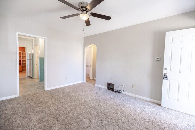 Foto del edificio - 805 E 6th St