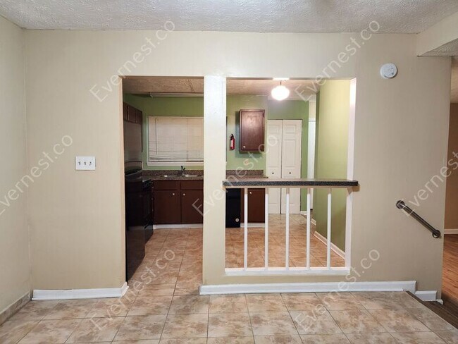 Building Photo - 3575 Oakvale Rd