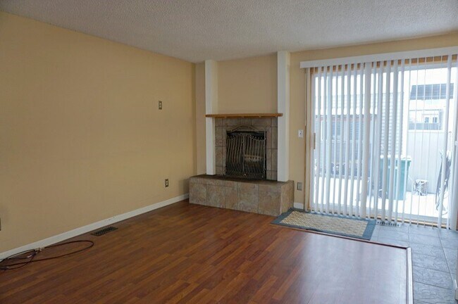 Building Photo - 3348 Monticello Ct