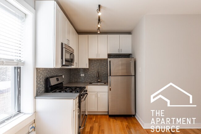 Foto del edificio - 2424 N Kedzie Blvd