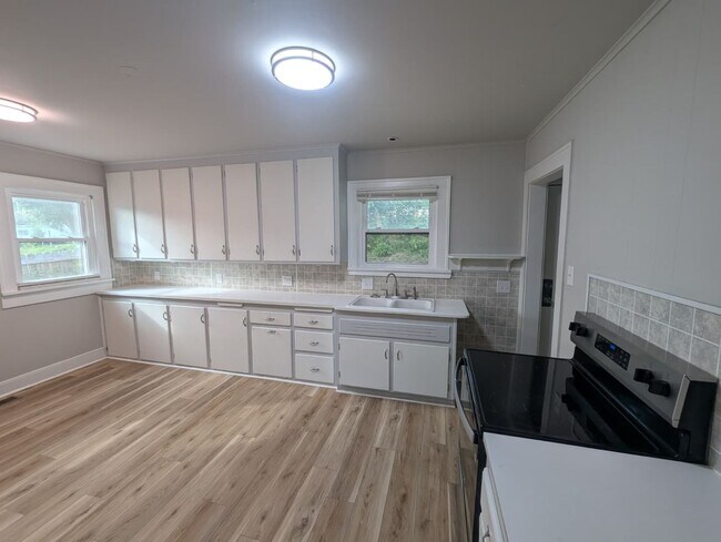 Foto del edificio - 3011 Miller Ave