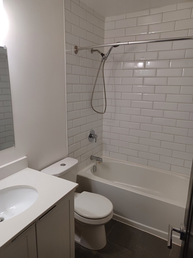 Building Photo - 32 Washburn St