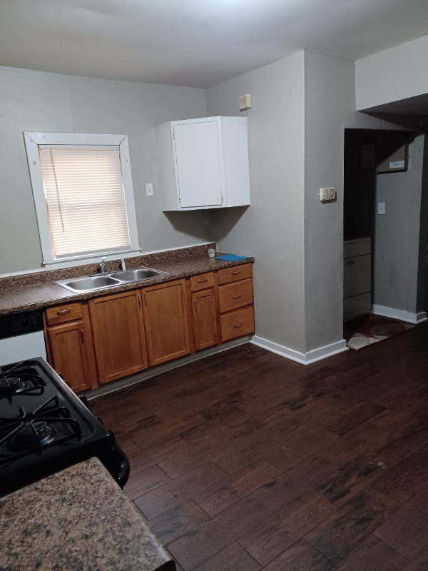 Foto del edificio - 3305 E 19th St