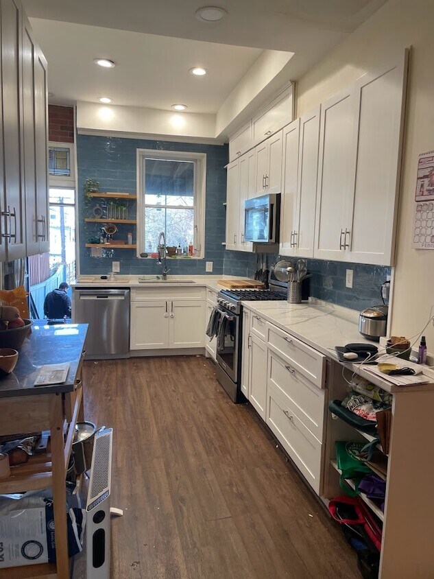 Foto principal - 3626 10th St NW