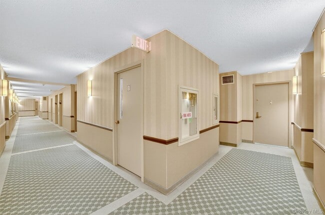 Foto del edificio - 25 Rockledge Ave