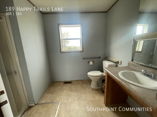 Building Photo - 189 Happy Trails Ln