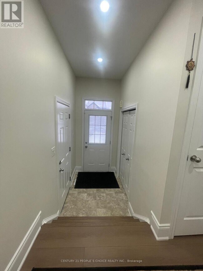 Building Photo - 58 Renfrew St