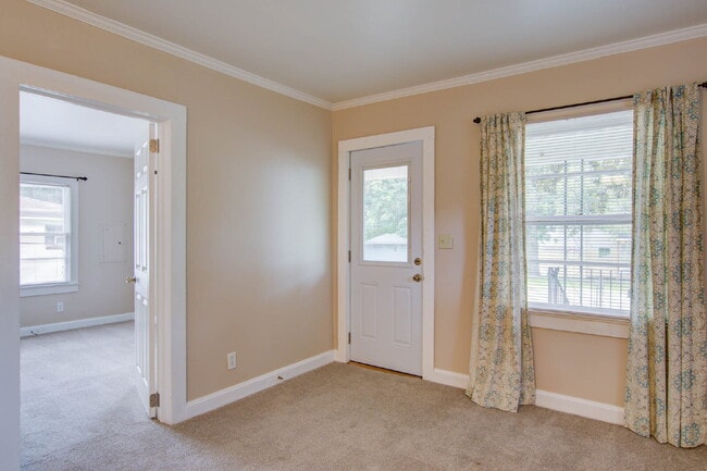 Foto del edificio - 1833 Orangeburg St