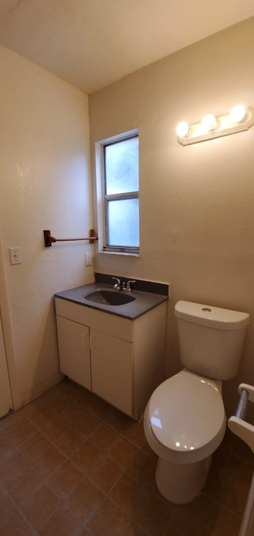 Building Photo - 5110 E. 28th Ave. Unit A-B