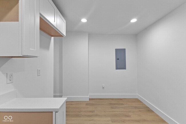 Building Photo - 3038 Meredith Ave