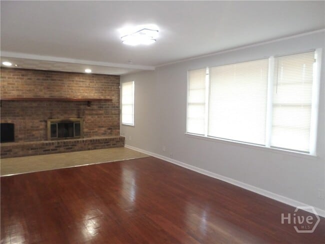 Building Photo - 213 Olmstead Dr