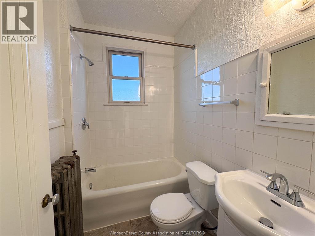 Photo du bâtiment - 710 Giles Blvd E