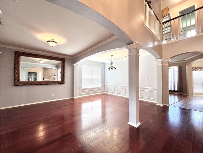 Building Photo - 22847 Red River Dr