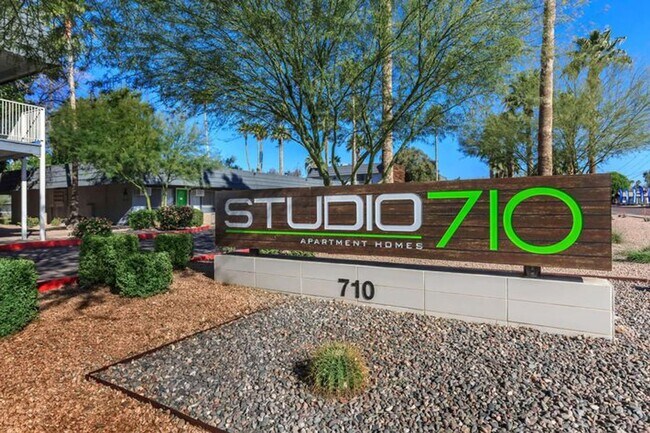Building Photo - Studio 710 Apartments