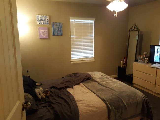 Building Photo - 1120 S Walnut St