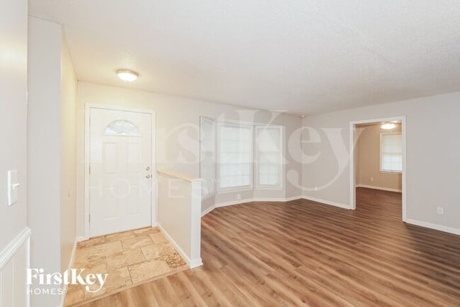 Building Photo - 5613 Manning Ave