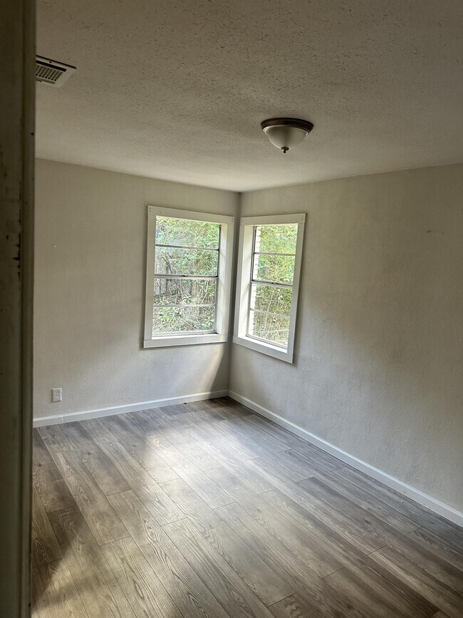 Building Photo - 4016 Marydale Dr