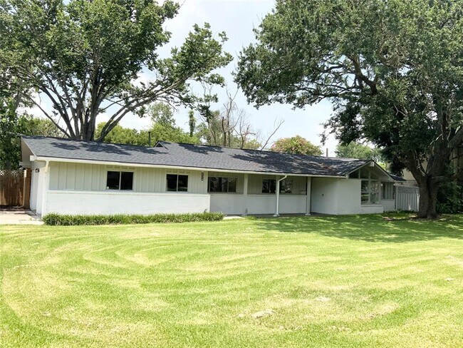 Building Photo - 224 Seagrove St
