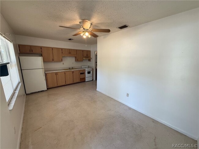 Building Photo - 7115 W Porpoise Dr
