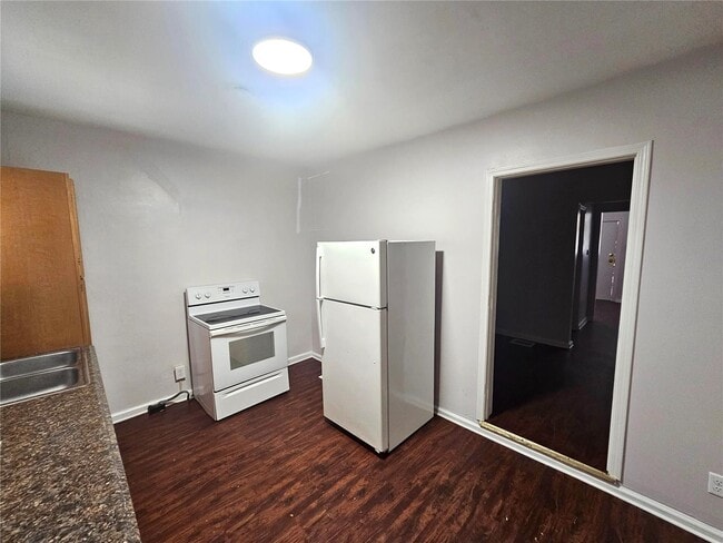 Building Photo - 219 N High St