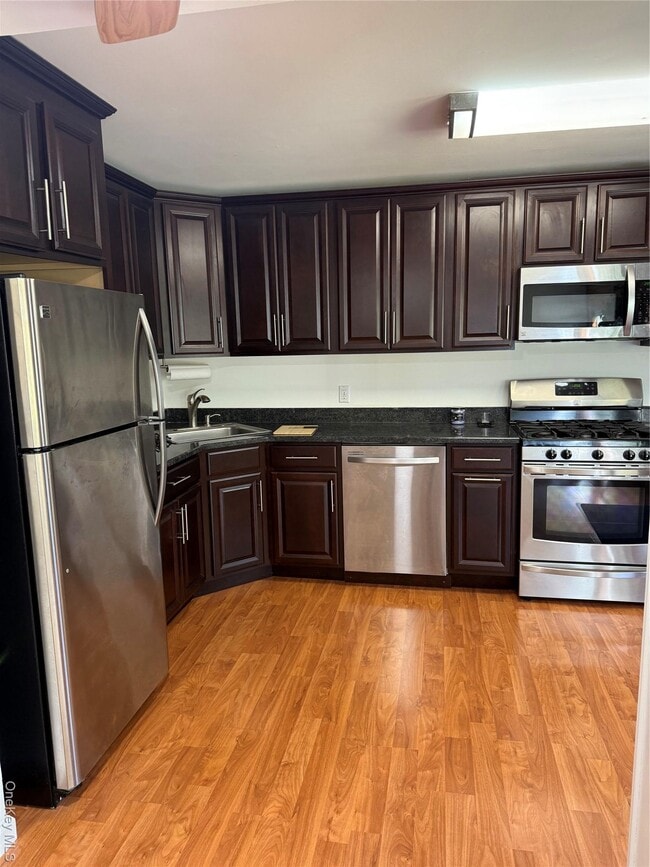 Building Photo - 591 S Mountain Rd