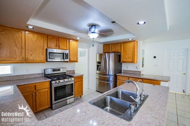 Building Photo - Modern & Inviting 4Bdm 2.5Ba Home with Private Pool