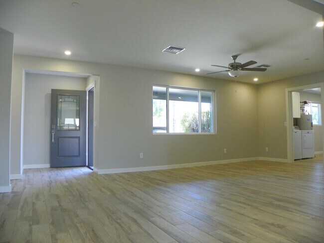 Foto del edificio - 8337 E Meadowbrook Ave