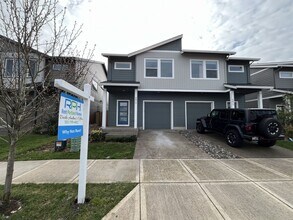 Building Photo - 2875 S Magnolia St