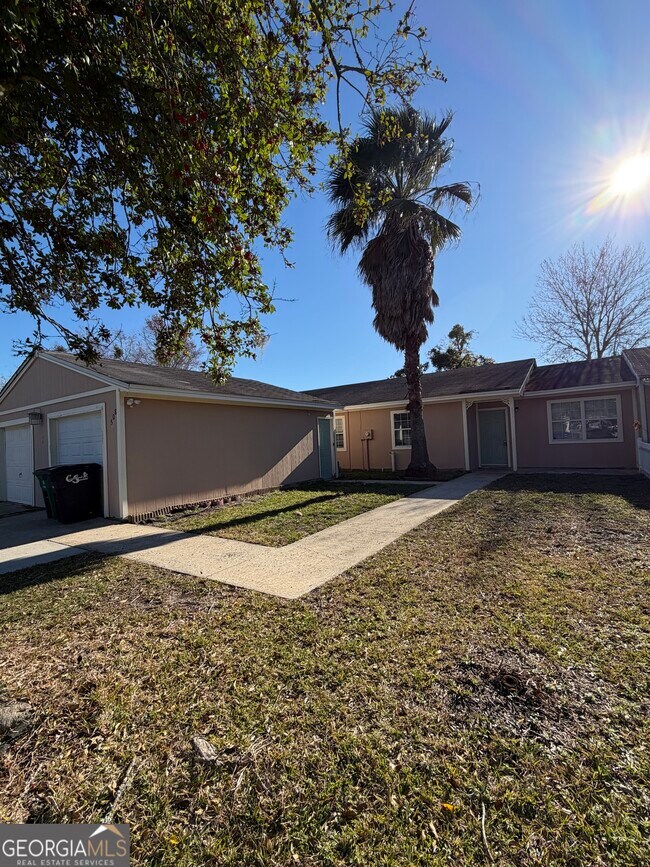 Foto del edificio - 508 Chateau Cir