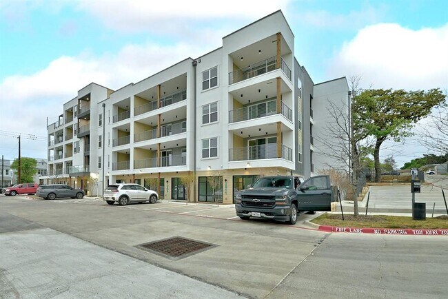 Foto del edificio - 4801 Springdale Rd