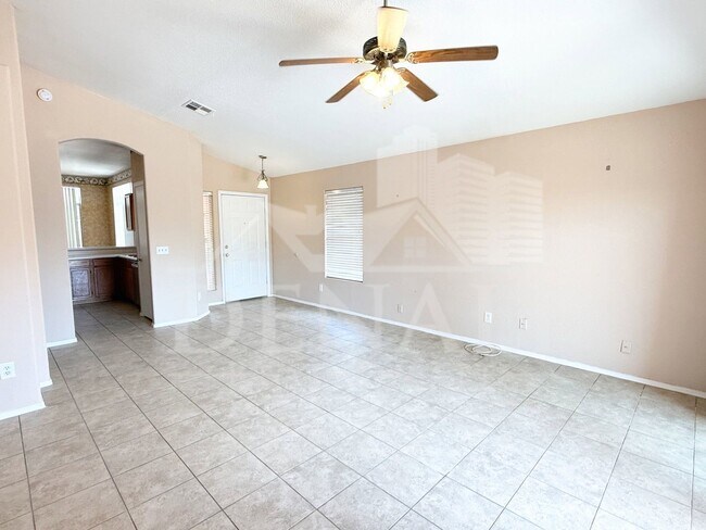 Foto del edificio - 5061 W Glenview Pl