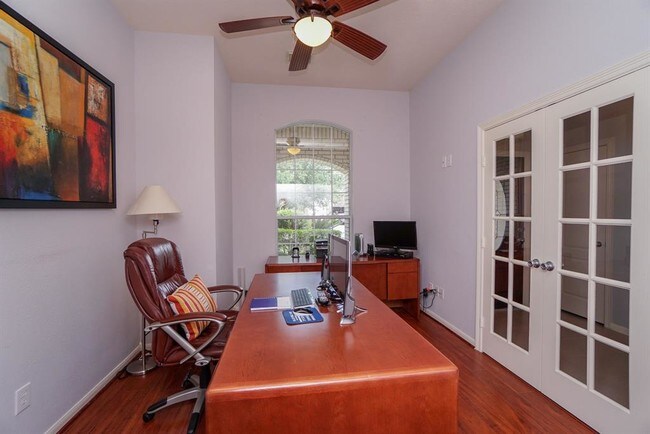 Foto del edificio - 21819 Silverpeak Ct