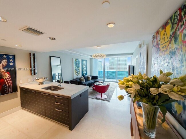 Building Photo - 200 Biscayne Blvd Way