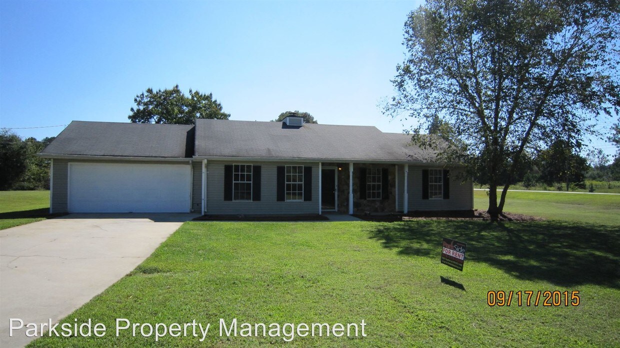 Primary Photo - 3 br, 2 bath House - 10 Oak Wood Ln