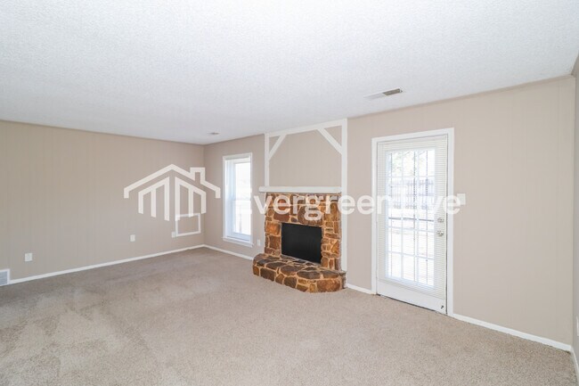 Foto del edificio - 3434 Hallshire Dr