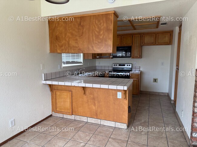 Foto del edificio - 3400 Clogston Way