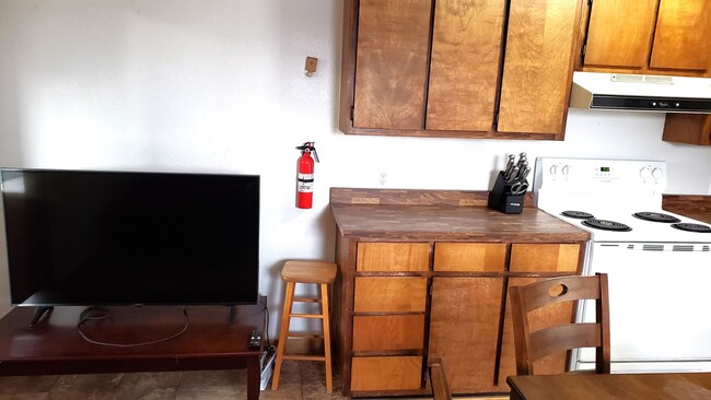 Foto del edificio - MUST SEE! | 1BR 1BA | Washer & Dryer | PAY...