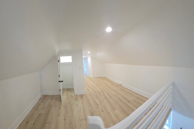 Foto del edificio - 225 N Main St