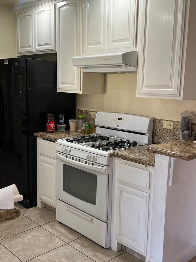 Foto del edificio - Available Now