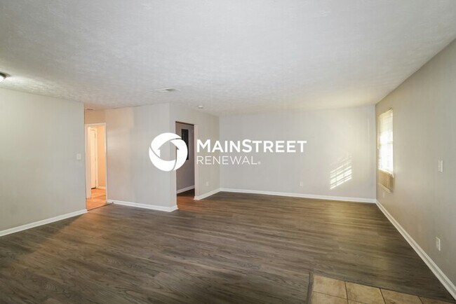Foto del edificio - 3 Bedroom Pet-Friendly Home in Ellenwood, GA with Main Street Renewal