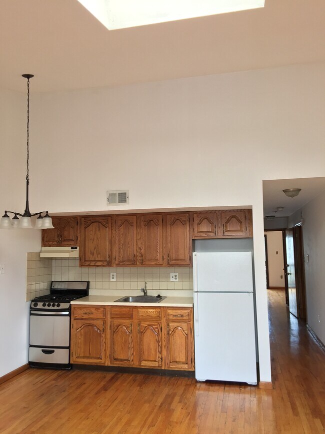 Building Photo - 1827 Kater St