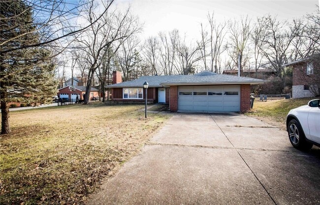 Building Photo - 18 Forsythia Ln