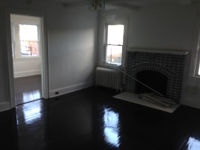Building Photo - 71 Potter Ave
